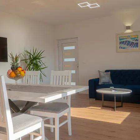 Palm Apartment Hvar Town